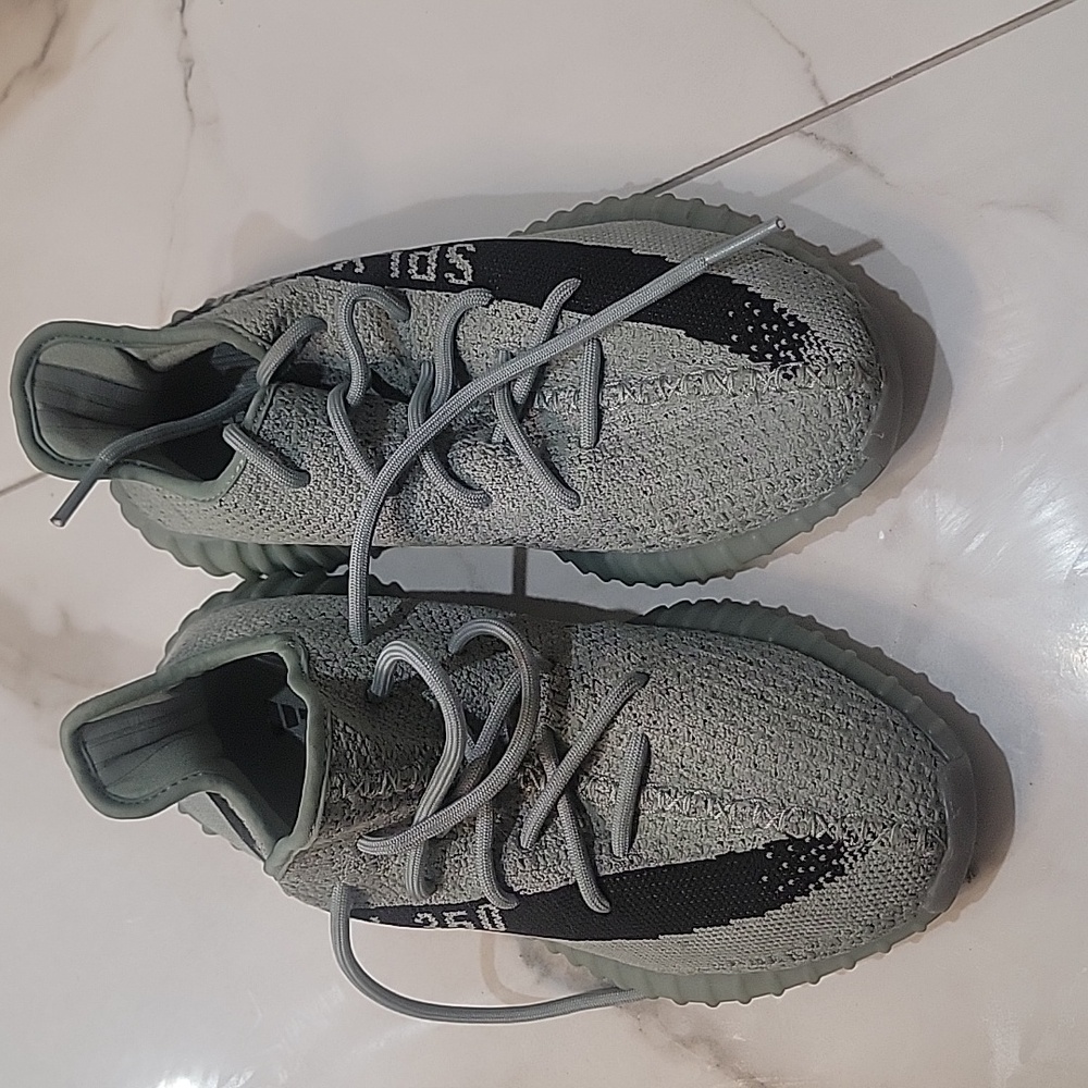 yeezy size us7